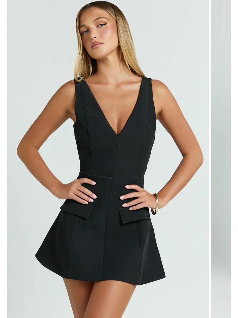 Showpo Zareena Black V-Neck Structured Tulip Pocket Mini Dress NWT 4 Cocktail